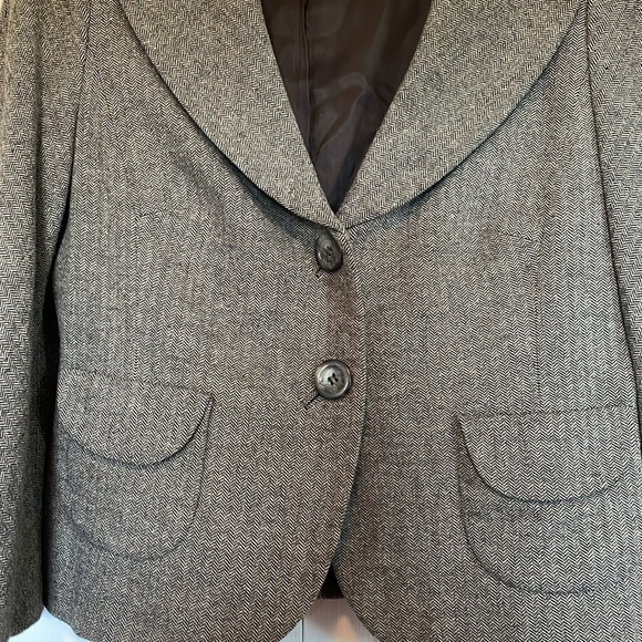 Ann Taylor sz 8 P Blazer. 2 button closure. Waist coat. Herringbone design - Picture 8 of 10